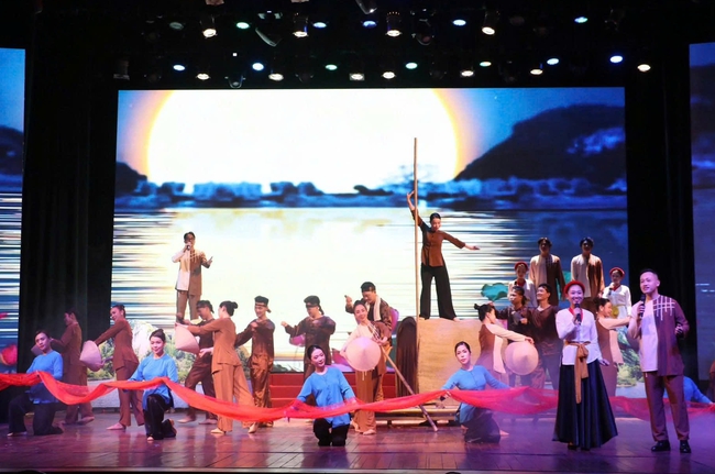 "Xuôi bè sông Mã" - Bản hòa ca đầy tự hào của xứ Thanh - Ảnh 3. "Xuôi bè sông Mã" - Bản hòa ca đầy tự hào của xứ Thanh - Ảnh 3.