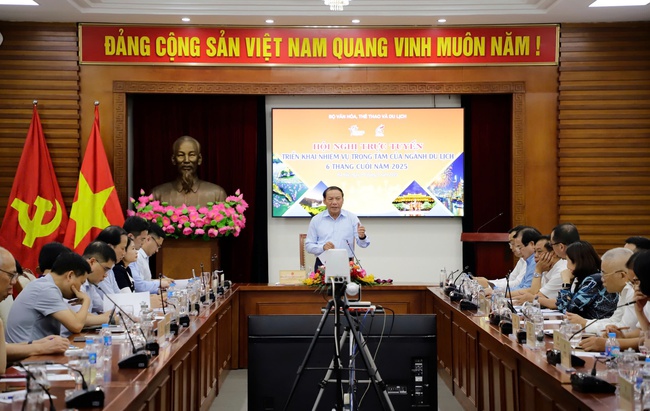 Bộ trưởng Nguyễn Văn Hùng chủ trì Hội nghị triển khai nhiệm vụ trọng tâm của ngành Du lịch 6 tháng cuối năm 2025 - Ảnh 1. Bộ trưởng Nguyễn Văn Hùng chủ trì Hội nghị triển khai nhiệm vụ trọng tâm của ngành Du lịch 6 tháng cuối năm 2025 - Ảnh 1.