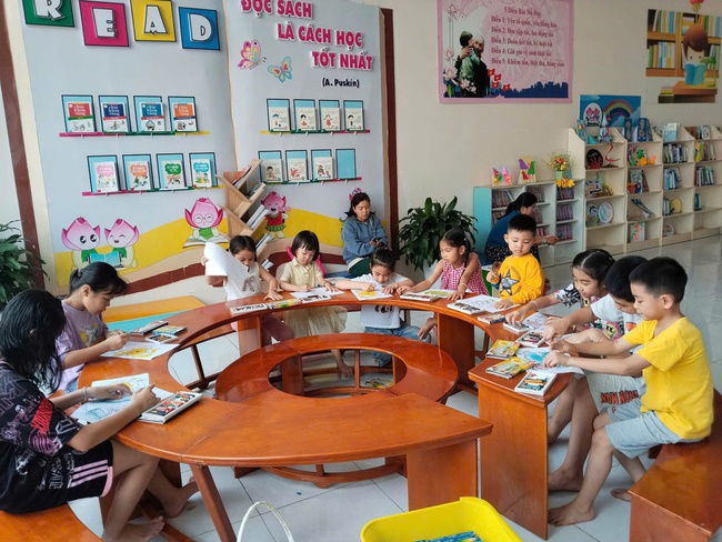 Thư viện tỉnh Đồng Tháp: Đẩy mạnh chuyển đổi số, cung cấp nội dung số hóa phù hợp với nhu cầu người sử dụng - Ảnh 2. Thư viện tỉnh Đồng Tháp: Đẩy mạnh chuyển đổi số, cung cấp nội dung số hóa phù hợp với nhu cầu người sử dụng - Ảnh 2.