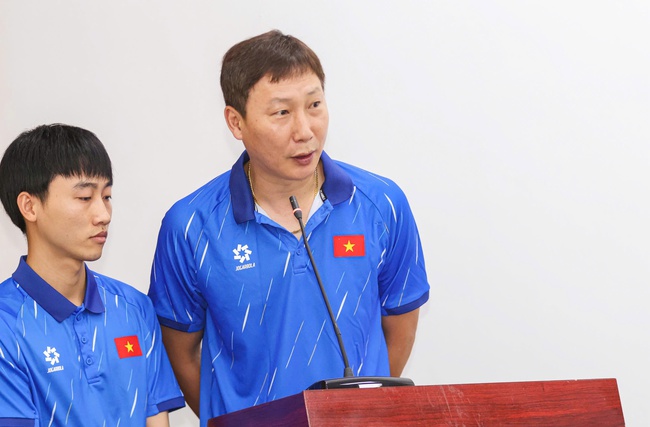 Bộ trưởng Nguyễn Văn Hùng: Chiến thắng của Đội tuyển U23 Việt Nam đã tạo hiệu ứng lan tỏa, giúp chúng ta càng thêm tin tưởng vào sự phát triển của bóng đá nước nhà - Ảnh 7. Bộ trưởng Nguyễn Văn Hùng: Chiến thắng của Đội tuyển U23 Việt Nam đã tạo hiệu ứng lan tỏa, giúp chúng ta càng thêm tin tưởng vào sự phát triển của bóng đá nước nhà - Ảnh 7.