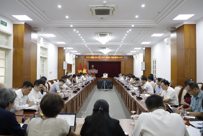 Bộ trưởng Nguyễn Văn Hùng chủ trì cuộc họp tập thể lãnh đạo Bộ VHTTDL về việc quán triệt, triển khai một số nhiệm vụ trọng tâm thời gian tới - Ảnh 2. Bộ trưởng Nguyễn Văn Hùng chủ trì cuộc họp tập thể lãnh đạo Bộ VHTTDL về việc quán triệt, triển khai một số nhiệm vụ trọng tâm thời gian tới - Ảnh 2.