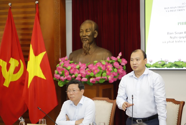 Phiên họp thứ nhất Ban Soạn thảo, Tổ Biên tập xây dựng dự thảo Nghị quyết của Bộ Chính trị về Chấn hưng và phát triển văn hóa Việt Nam trong kỷ nguyên mới - Ảnh 6. Phiên họp thứ nhất Ban Soạn thảo, Tổ Biên tập xây dựng dự thảo Nghị quyết của Bộ Chính trị về Chấn hưng và phát triển văn hóa Việt Nam trong kỷ nguyên mới - Ảnh 6.