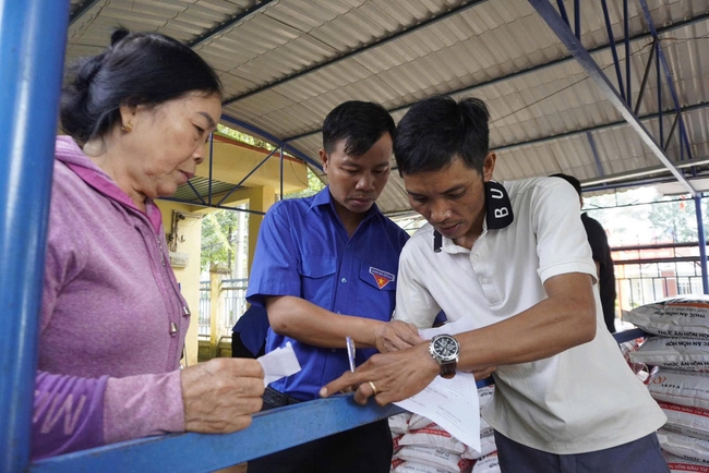 Hỗ trợ đồng bào DTTS phát triển sản xuất và giáo dục nghề nghiệp, giải quyết việc làm tạo thu nhập ổn định cho người dân - Ảnh 2.