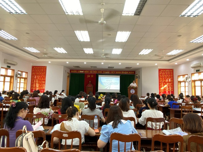 Tổ chức Bồi dưỡng, tập huấn nâng cao nhận thức và kiến thức chuyên môn nghiệp vụ công tác quản lý, bảo vệ và phát huy giá trị di sản văn hóa - Ảnh 1.