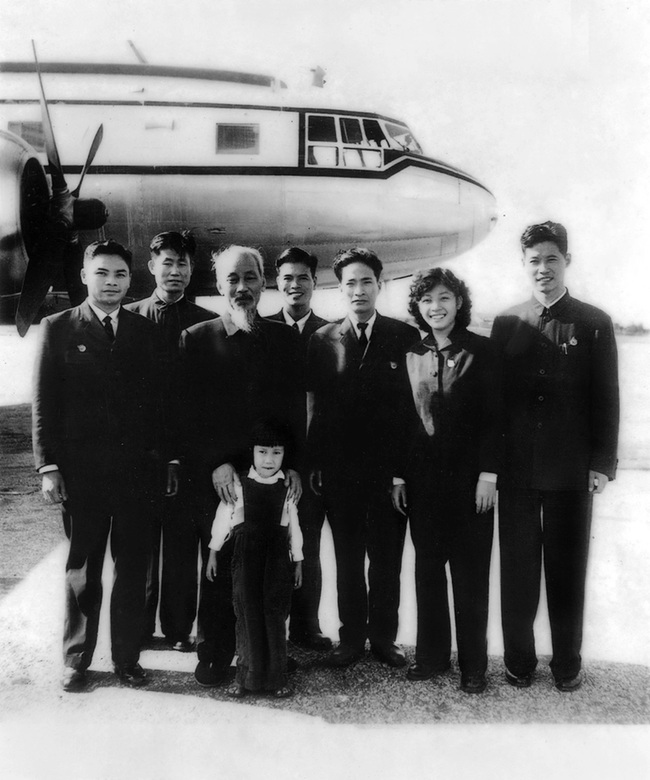 Chuyên cơ từng chở Chủ tịch Hồ Chí Minh được trưng bày tại Triển lãm thành tựu Đất nước 80 năm Quốc khánh - Ảnh 2. Chuyên cơ từng chở Chủ tịch Hồ Chí Minh được trưng bày tại Triển lãm thành tựu Đất nước 80 năm Quốc khánh - Ảnh 2.