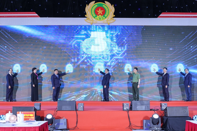 Thủ tướng: Trung tâm Dữ liệu quốc gia phải là "trái tim" của chuyển đổi số - Ảnh 4. Thủ tướng: Trung tâm Dữ liệu quốc gia phải là "trái tim" của chuyển đổi số - Ảnh 4.
