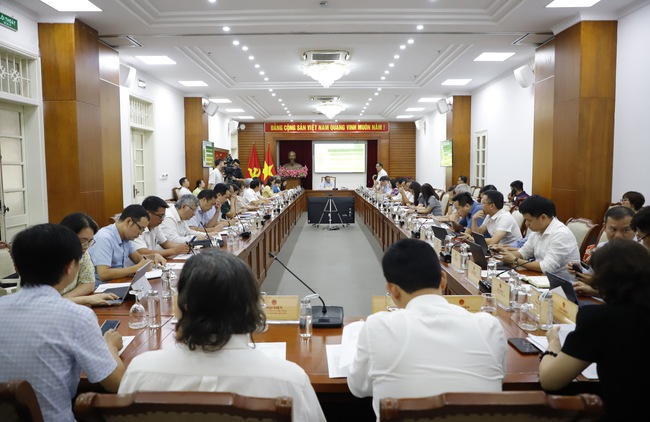 Bộ trưởng Nguyễn Văn Hùng: Dự thảo Nghị quyết của Bộ Chính trị về Chấn hưng và phát triển văn hóa Việt Nam trong kỷ nguyên mới mang tính hành động cao - Ảnh 7.