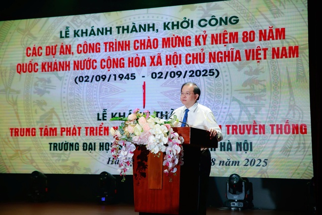 Khánh thành Trung tâm Phát triển Nghệ thuật sân khấu truyền thống của Trường Đại học Sân khấu - Điện ảnh Hà Nội - Ảnh 3. Khánh thành Trung tâm Phát triển Nghệ thuật sân khấu truyền thống của Trường Đại học Sân khấu - Điện ảnh Hà Nội - Ảnh 3.