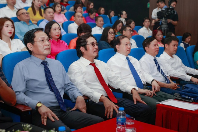 Khánh thành Trung tâm Phát triển Nghệ thuật sân khấu truyền thống của Trường Đại học Sân khấu - Điện ảnh Hà Nội - Ảnh 1. Khánh thành Trung tâm Phát triển Nghệ thuật sân khấu truyền thống của Trường Đại học Sân khấu - Điện ảnh Hà Nội - Ảnh 1.