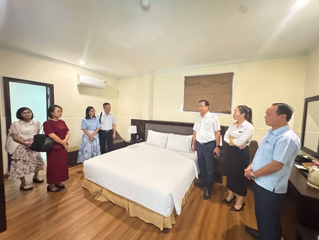 Cục Du lịch Quốc gia Việt Nam kiểm tra công tác chấp hành quy định pháp luật trong lĩnh vực lưu trú du lịch tại Thanh Hóa, Nghệ An - Ảnh 2.