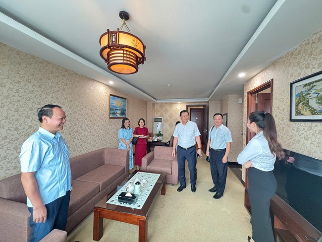 Cục Du lịch Quốc gia Việt Nam kiểm tra công tác chấp hành quy định pháp luật trong lĩnh vực lưu trú du lịch tại Thanh Hóa, Nghệ An - Ảnh 3.