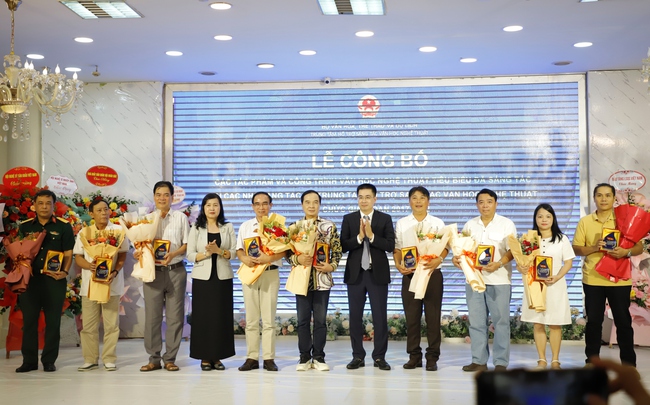 Tôn vinh các tác phẩm và công trình văn học nghệ thuật tiêu biểu được sáng tác tại các Nhà sáng tác giai đoạn 2017-2022 - Ảnh 5.