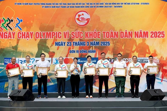Cụm thi đua số 09 ngành VHTTDL tiếp tục thực hiện thắng lợi phong trào thi đua yêu nước năm 2025 - Ảnh 1.