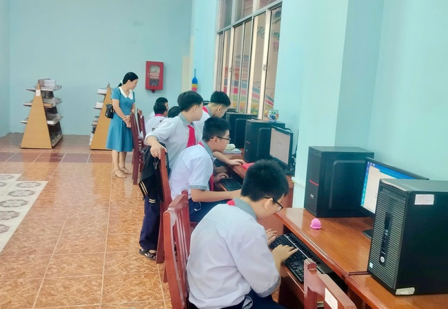 Thư viện tỉnh Cà Mau: Ưu tiên số hóa các tài liệu địa chí đang lưu giữ và phục vụ tại hệ thống thư viện - Ảnh 2.