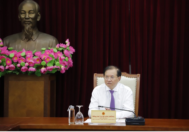 Trao quyết định nghỉ hưu cho 02 cán bộ của Bộ Văn hóa, Thể thao và Du lịch - Ảnh 1.
