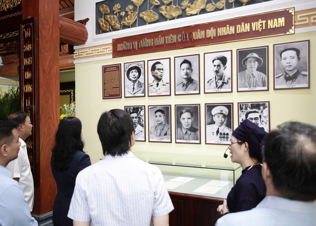 Bộ VHTTDL tổ chức Chương trình “Về nguồn” kỷ niệm 80 năm Ngày truyền thống ngành Văn hóa - Ảnh 7.