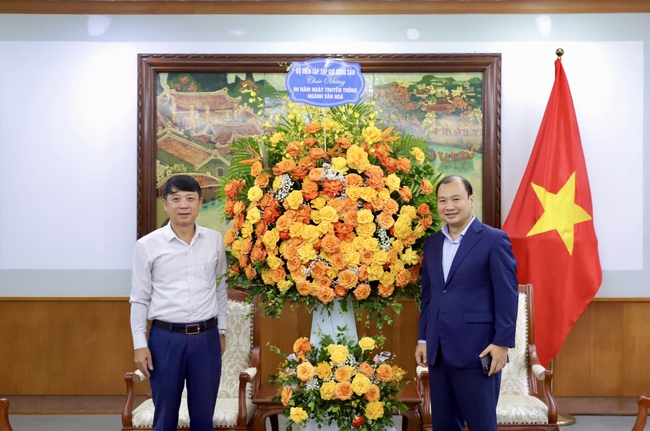 Thứ trưởng Thường trực Lê Hải Bình tiếp đoàn lãnh đạo Tạp chí Cộng sản thăm và chúc mừng Bộ VHTTDL nhân 80 năm Ngày truyền thống Ngành Văn hóa - Ảnh 1.