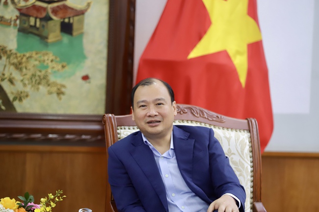 Thứ trưởng Thường trực Lê Hải Bình tiếp đoàn lãnh đạo Tạp chí Cộng sản thăm và chúc mừng Bộ VHTTDL nhân 80 năm Ngày truyền thống Ngành Văn hóa - Ảnh 4.