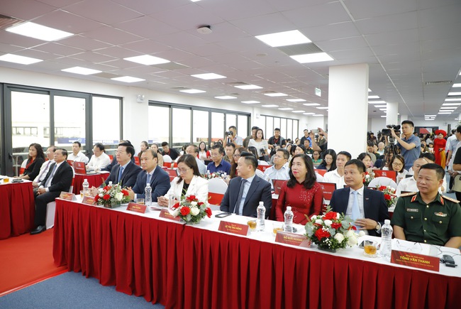 Triển lãm thành tựu Đất nước: Sống lại những khoảnh khắc lịch sử, hiểu sâu hơn về giá trị của độc lập tự do, khát vọng và ý chí của Việt Nam - Ảnh 1.