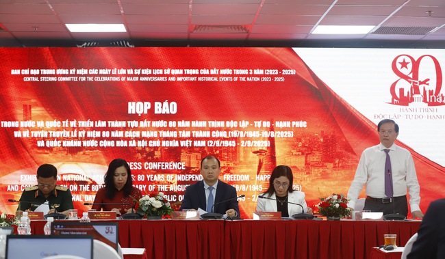 Triển lãm thành tựu Đất nước: Sống lại những khoảnh khắc lịch sử, hiểu sâu hơn về giá trị của độc lập tự do, khát vọng và ý chí của Việt Nam - Ảnh 8.