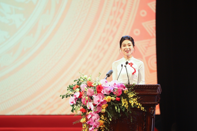 Lớp lớp thế hệ những người làm văn hóa đã viết nên những bản trường ca bất diệt và trao truyền cho thế hệ trẻ những giá trị quý giá - Ảnh 5. Lớp lớp thế hệ những người làm văn hóa đã viết nên những bản trường ca bất diệt và trao truyền cho thế hệ trẻ những giá trị quý giá - Ảnh 5.
