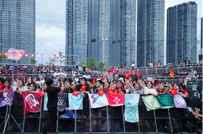 Đêm nhạc hành trình tự hào: “Khi Tổ quốc gọi tên mình - Ảnh 6. Đêm nhạc hành trình tự hào: “Khi Tổ quốc gọi tên mình - Ảnh 6.