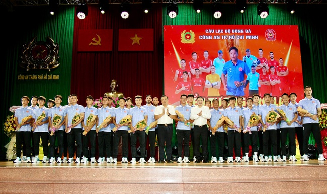 Hình thành siêu đô thị Thành phố Hồ Chí Minh và cơ hội để bóng đá chuyển mình mạnh mẽ - Ảnh 1. Hình thành siêu đô thị Thành phố Hồ Chí Minh và cơ hội để bóng đá chuyển mình mạnh mẽ - Ảnh 1.