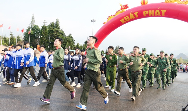 Cuộc vận động “Toàn dân rèn luyện thân thể theo gương Bác Hồ vĩ đại” giai đoạn 2021-2030: Đặt mục tiêu trên 42% dân số của cả nước tham gia tập luyện TDTT thường xuyên - Ảnh 3. Cuộc vận động “Toàn dân rèn luyện thân thể theo gương Bác Hồ vĩ đại” giai đoạn 2021-2030: Đặt mục tiêu trên 42% dân số của cả nước tham gia tập luyện TDTT thường xuyên - Ảnh 3.