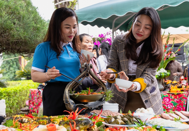 Quảng Bình: Ẩm thực là điểm nhấn níu chân du khách - Ảnh 2. Quảng Bình: Ẩm thực là điểm nhấn níu chân du khách - Ảnh 2.