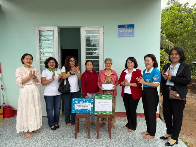 Phong trào thi đua xóa nhà tạm, nhà dột nát năm 2025: Khơi dậy tinh thần trách nhiệm và sự đồng thuận của toàn xã hội - Ảnh 2. Phong trào thi đua xóa nhà tạm, nhà dột nát năm 2025: Khơi dậy tinh thần trách nhiệm và sự đồng thuận của toàn xã hội - Ảnh 2.