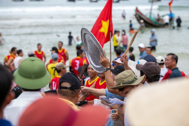 “Trời yên, biển lặng” – ước vọng của ngư dân trong ngày hội - Ảnh 7. “Trời yên, biển lặng” – ước vọng của ngư dân trong ngày hội - Ảnh 7.