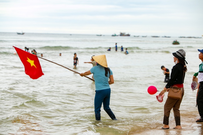 “Trời yên, biển lặng” – ước vọng của ngư dân trong ngày hội - Ảnh 8. “Trời yên, biển lặng” – ước vọng của ngư dân trong ngày hội - Ảnh 8.