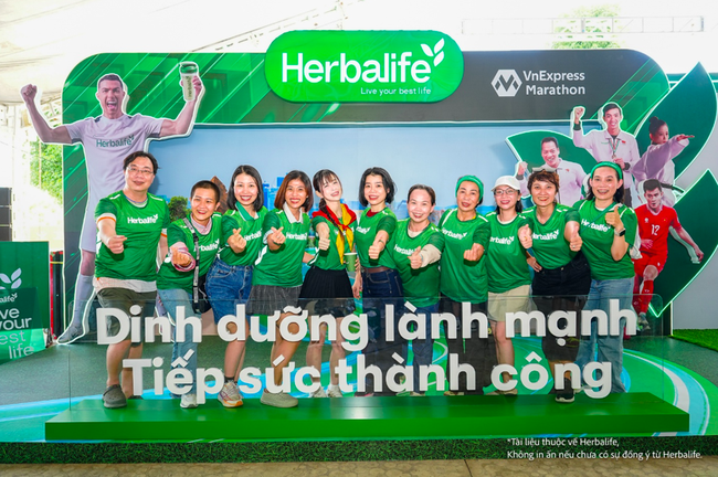 Năm thứ tư liên tiếp Herbalife Việt Nam đồng hành cùng giải chạy VnExpress Marathon Nha Trang để khuyến khích tập luyện thể dục thể thao thường xuyên - Ảnh 7. Năm thứ tư liên tiếp Herbalife Việt Nam đồng hành cùng giải chạy VnExpress Marathon Nha Trang để khuyến khích tập luyện thể dục thể thao thường xuyên - Ảnh 7.