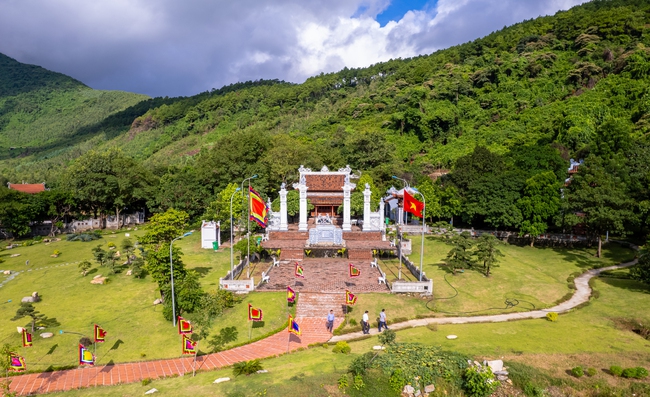 Đền Thánh Mẫu Liễu Hạnh – điểm hẹn tâm linh nơi Đèo Ngang - Ảnh 7. Đền Thánh Mẫu Liễu Hạnh – điểm hẹn tâm linh nơi Đèo Ngang - Ảnh 7.