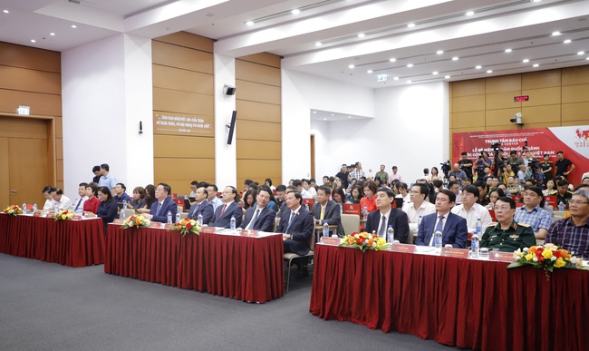 Khai trương Trung tâm Báo chí Lễ kỷ niệm 80 năm Ngày Quốc khánh - Ảnh 1. Khai trương Trung tâm Báo chí Lễ kỷ niệm 80 năm Ngày Quốc khánh - Ảnh 1.