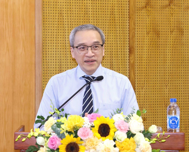 Xây dựng ngành xuất bản thành một ngành kinh tế - công nghiệp văn hóa mũi nhọn của đất nước - Ảnh 3. Xây dựng ngành xuất bản thành một ngành kinh tế - công nghiệp văn hóa mũi nhọn của đất nước - Ảnh 3.