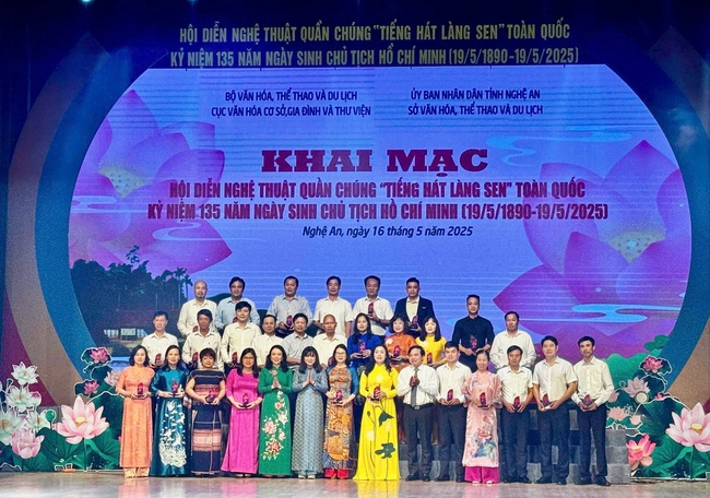 Nghệ An: Đưa công tác thi đua, khen thưởng trở thành giải pháp, động lực thúc đẩy hoàn thành tốt các nhiệm vụ chính trị - Ảnh 1. Nghệ An: Đưa công tác thi đua, khen thưởng trở thành giải pháp, động lực thúc đẩy hoàn thành tốt các nhiệm vụ chính trị - Ảnh 1.