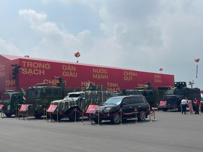 Khám phá khu trưng bày ngoài trời của Bộ Công an tại Triển lãm thành tựu đất nước “80 năm hành trình Độc lập - Tự do - Hạnh phúc” - Ảnh 1. Khám phá khu trưng bày ngoài trời của Bộ Công an tại Triển lãm thành tựu đất nước “80 năm hành trình Độc lập - Tự do - Hạnh phúc” - Ảnh 1.