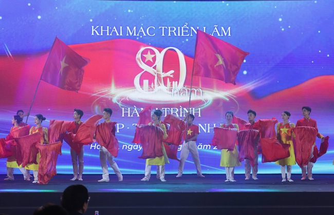 Lễ khai mạc Triển lãm thành tựu đất nước "80 năm hành trình Độc lập- Tự do- Hạnh phúc" - Ảnh 2. Lễ khai mạc Triển lãm thành tựu đất nước "80 năm hành trình Độc lập- Tự do- Hạnh phúc" - Ảnh 2.