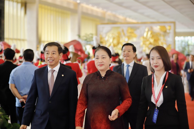 Ảnh: Lãnh đạo Đảng, Nhà nước dự Lễ khai mạc Triển lãm thành tựu Đất nước "80 năm hành trình Độc lập- Tự do- Hạnh phúc" - Ảnh 8. Ảnh: Lãnh đạo Đảng, Nhà nước dự Lễ khai mạc Triển lãm thành tựu Đất nước "80 năm hành trình Độc lập- Tự do- Hạnh phúc" - Ảnh 8.