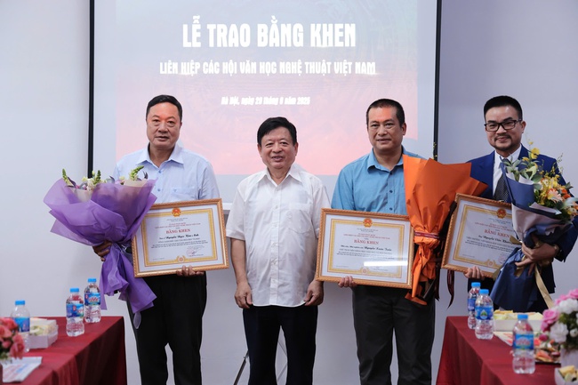 Lan tỏa tri thức từ thúc đẩy kinh tế số và thư viện điện tử cộng đồng - Ảnh 2.