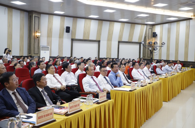 Tạp chí Cộng sản phải là "pháo đài vững chắc" trên mặt trận tư tưởng - Ảnh 2. Tạp chí Cộng sản phải là "pháo đài vững chắc" trên mặt trận tư tưởng - Ảnh 2.