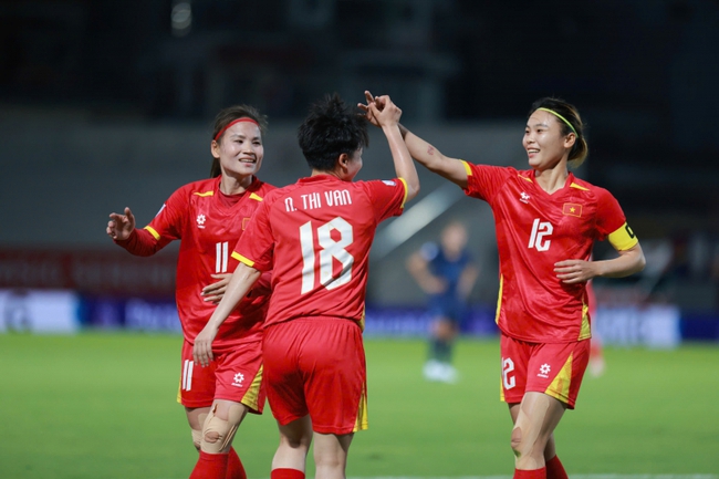 Tuyển nữ Việt Nam thắng đậm trận ra quân tại AFF Cup 2025 - Ảnh 1. Tuyển nữ Việt Nam thắng đậm trận ra quân tại AFF Cup 2025 - Ảnh 1.