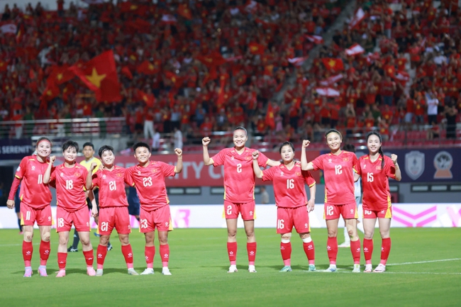 Tuyển nữ Việt Nam thắng đậm trận ra quân tại AFF Cup 2025 - Ảnh 2. Tuyển nữ Việt Nam thắng đậm trận ra quân tại AFF Cup 2025 - Ảnh 2.
