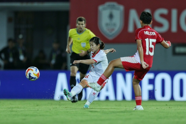 Thắng tuyển nữ Indonesia 7-0, Đội tuyển nữ Việt Nam sớm giành vé vào bán kết - Ảnh 1. Thắng tuyển nữ Indonesia 7-0, Đội tuyển nữ Việt Nam sớm giành vé vào bán kết - Ảnh 1.