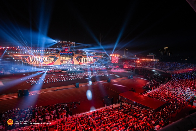 Chùm ảnh: Concert quốc gia 80 năm hành trình Độc lập - Tự do - Hạnh phúc - Ảnh 13. Chùm ảnh: Concert quốc gia 80 năm hành trình Độc lập - Tự do - Hạnh phúc - Ảnh 13.