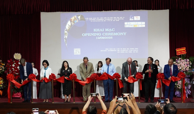 Liên hoan Phim Tài liệu châu Âu – Việt Nam: cầu nối góp phần đưa điện ảnh tài liệu Việt Nam vươn ra thế giới - Ảnh 4. Liên hoan Phim Tài liệu châu Âu – Việt Nam: cầu nối góp phần đưa điện ảnh tài liệu Việt Nam vươn ra thế giới - Ảnh 4.