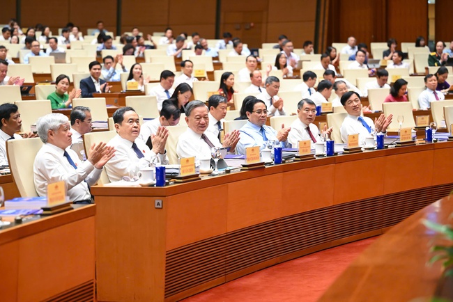 Tổng Bí thư Tô Lâm: Phong trào "Bình dân học vụ số" phải trở thành một phong trào cách mạng, toàn dân, toàn diện, bao trùm, sâu rộng - Ảnh 1. Tổng Bí thư Tô Lâm: Phong trào "Bình dân học vụ số" phải trở thành một phong trào cách mạng, toàn dân, toàn diện, bao trùm, sâu rộng - Ảnh 1.
