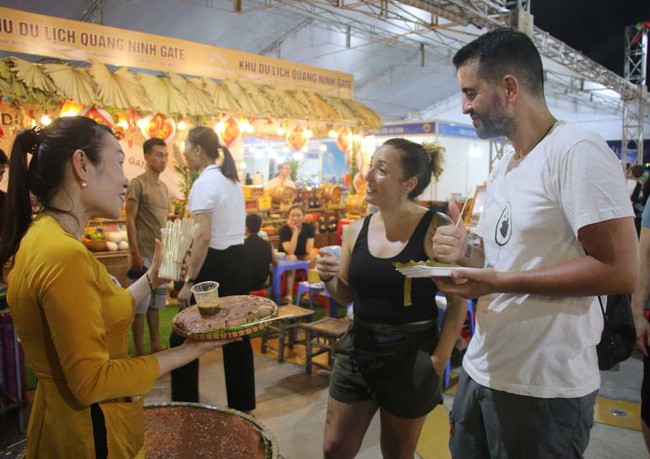 Phong trào thi đua trong ngành văn hóa, thể thao và du lịch: “Kiên định mục tiêu, khơi thông nguồn lực, phát triển bền vững” - Ảnh 2.