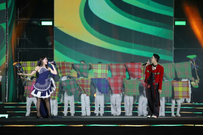 Concert "Tôi yêu Tổ quốc tôi": Khơi dậy niềm tự hào, tình yêu quê hương đất nước trong trái tim mỗi người Việt Nam - Ảnh 8. Concert "Tôi yêu Tổ quốc tôi": Khơi dậy niềm tự hào, tình yêu quê hương đất nước trong trái tim mỗi người Việt Nam - Ảnh 8.